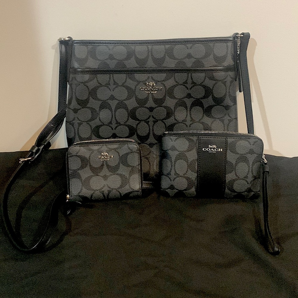 NWOT Coach crossbody and wallet. NWT coach clutch. Beautiful and Perfect !